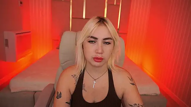 MariellaVi online show from October 6, 2025, 12:28 pm