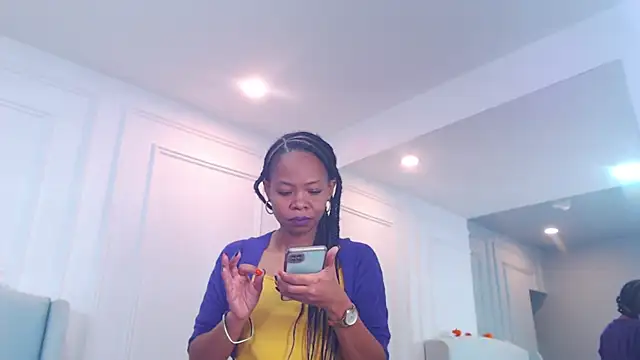 ChantalGarner online show from November 7, 2025, 1:04 pm