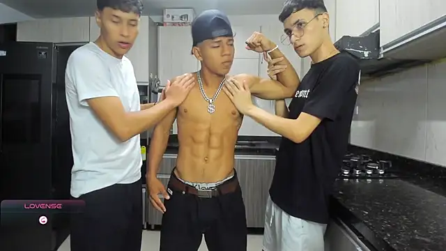 Crazyboys hot online show from October 5, 2025, 11:06 pm