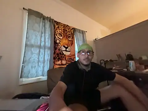 Snapshot of ThrowedWorldWide chatting on March 12, 2026, 2:10 pm ThrowedWorldWide online show from March 12, 2026, 2:10 pm