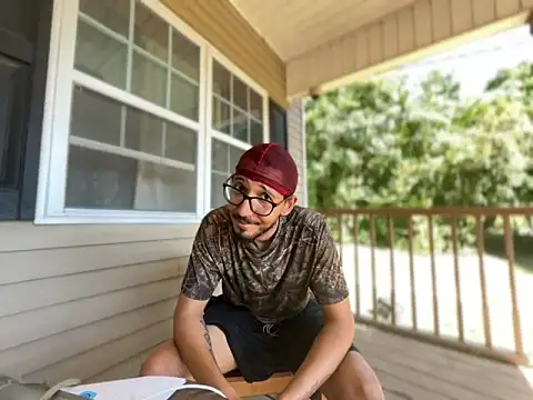 Snapshot of ThrowedWorldWide chatting on April 15, 2026, 7:58 pm ThrowedWorldWide online show from April 15, 2026, 7:58 pm