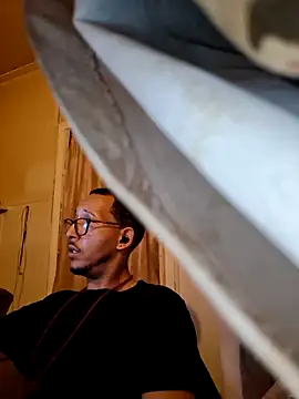 ThrowedWorldWide online show from November 26, 2025, 5:29 am