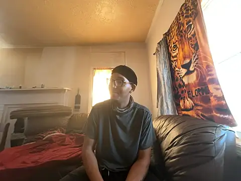 Snapshot of ThrowedWorldWide chatting on March 4, 2026, 4:04 pm ThrowedWorldWide online show from March 4, 2026, 4:04 pm