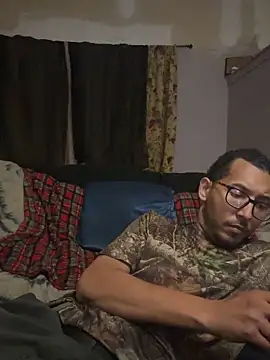 Snapshot of ThrowedWorldWide chatting on November 17, 2025, 1:42 am ThrowedWorldWide online show from November 17, 2025, 1:42 am