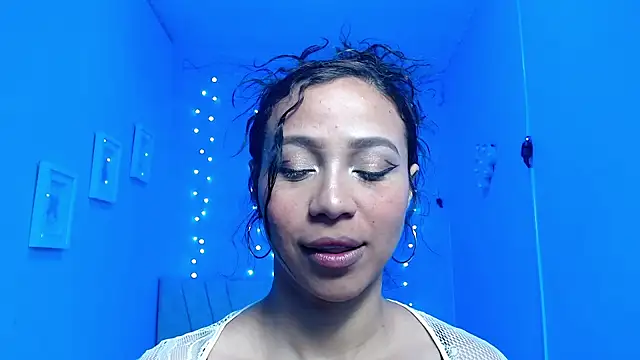 mIley 011 online show from October 3, 2025, 1:34 pm