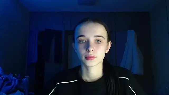 Snapshot of Emilia_Light chatting on December 15, 2025, 4:46 pm Emilia Light online show from December 15, 2025, 4:46 pm