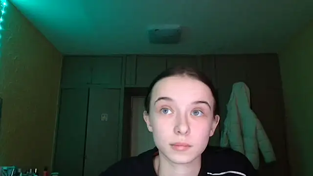 Emilia Light online show from February 13, 2026, 12:38 pm