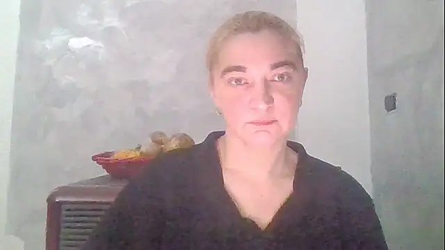 Snapshot of GoldenAngelMilf chatting on February 12, 2026, 11:43 am GoldenAngelMilf online show from February 12, 2026, 11:43 am