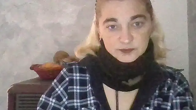 GoldenAngelMilf online show from February 2, 2026, 3:00 pm