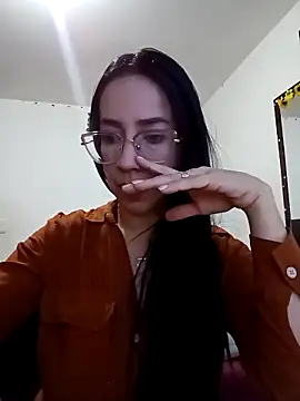 Snapshot of YaraDuartee chatting on October 10, 2025, 10:54 pm YaraDuartee online show from October 10, 2025, 10:54 pm