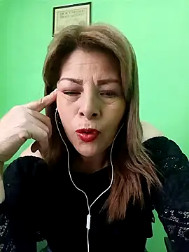 Snapshot of VANESSA__01 chatting on October 14, 2025, 1:34 pm VANESSA 01 online show from October 14, 2025, 1:34 pm