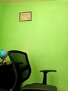 Snapshot of VANESSA__01 chatting on October 15, 2025, 1:30 pm VANESSA 01 online show from October 15, 2025, 1:30 pm