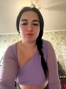LoveMiQueen1 online show from October 4, 2025, 1:34 pm
