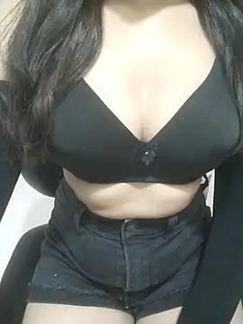 Snapshot of Rosie_Star chatting on October 14, 2025, 2:17 pm Rosie Star online show from October 14, 2025, 2:17 pm