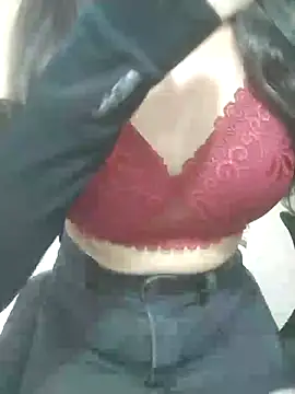 Snapshot of Rosie_Star chatting on October 12, 2025, 2:29 pm Rosie Star online show from October 12, 2025, 2:29 pm