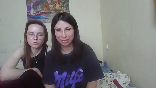 Snapshot of QueenMomyS chatting on May 4, 2026, 12:41 pm QueenMomyS online show from May 4, 2026, 12:41 pm