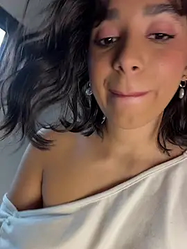 Capricho 01 online show from February 17, 2026, 6:16 pm