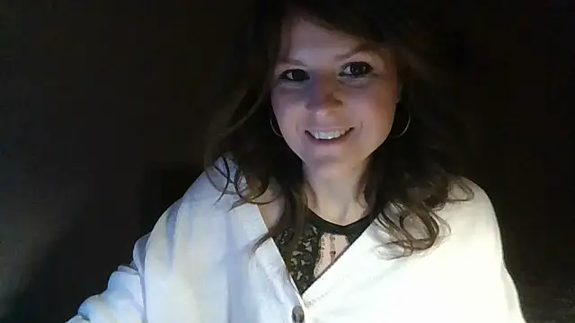 Snapshot of Arivonne chatting on February 8, 2026, 3:21 pm Arivonne online show from February 8, 2026, 3:21 pm