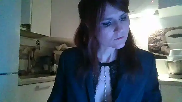 Snapshot of Arivonne chatting on March 6, 2026, 10:16 pm Arivonne online show from March 6, 2026, 10:16 pm