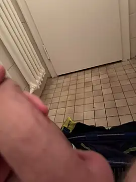 Snapshot of Penisbrutaldick chatting on December 6, 2024, 9:18 pm Penisbrutaldick online show from December 6, 2024, 9:18 pm