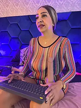 Snapshot of Angelina_Roa chatting on May 15, 2026, 2:59 pm Angelina Roa online show from May 15, 2026, 2:59 pm
