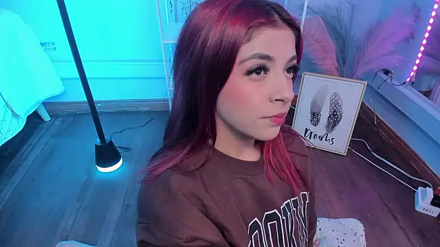 KathiaSaenz  online show from February 4, 2026, 4:07 am