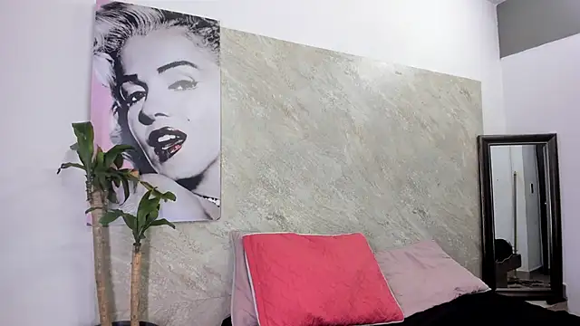 Snapshot of Chanel-munoz chatting on December 2, 2025, 3:30 am Chanel-munoz online show from December 2, 2025, 3:30 am