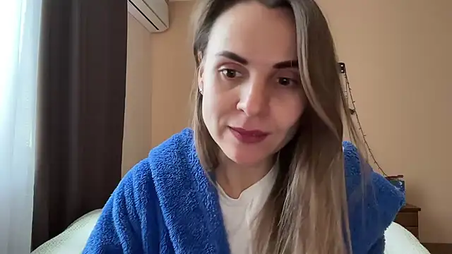 AnnieLove7722 online show from January 7, 2026, 12:43 pm