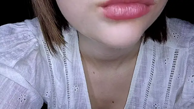 Snapshot of ExitedTroth chatting on April 18, 2026, 6:32 pm ExitedTroth online show from April 18, 2026, 6:32 pm