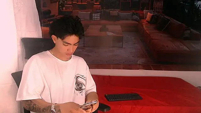 Snapshot of RomeoMillerr chatting on December 3, 2025, 7:02 pm RomeoMillerr online show from December 3, 2025, 7:02 pm