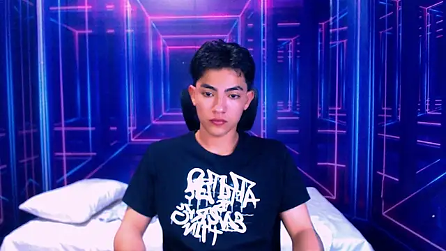 RomeoMillerr online show from October 28, 2025, 7:13 pm