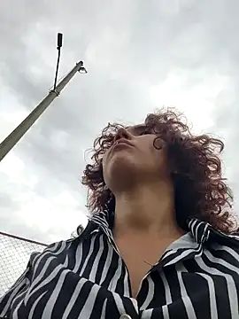 Snapshot of _TOMOE chatting on December 21, 2025, 8:20 pm TOMOE online show from December 21, 2025, 8:20 pm