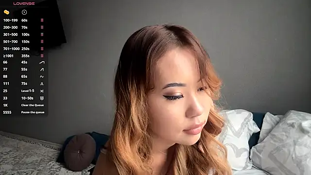 Ur neighbor Kira online show from February 12, 2026, 11:10 am