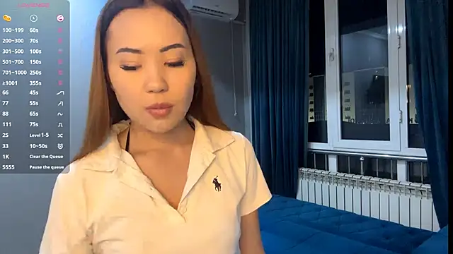 Ur neighbor Kira online show from January 11, 2026, 1:18 pm