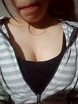 nhinhi-sexy online show from October 7, 2025, 6:09 pm