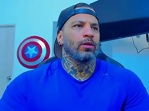 Snapshot of JoshRigby chatting on November 21, 2025, 8:30 pm JoshRigby online show from November 21, 2025, 8:30 pm