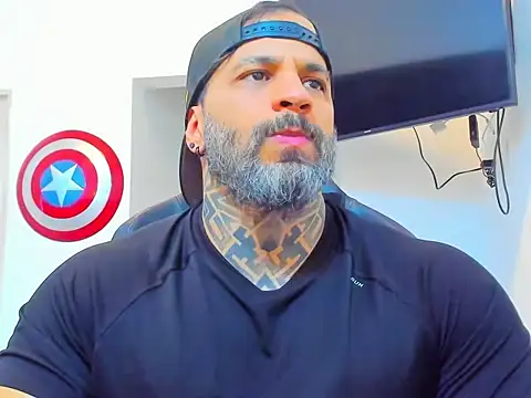 Snapshot of JoshRigby chatting on December 4, 2025, 8:08 pm JoshRigby online show from December 4, 2025, 8:08 pm