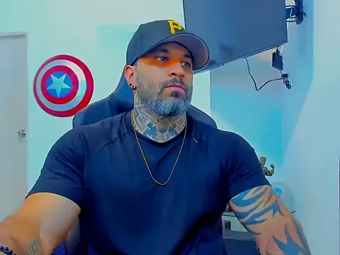 Snapshot of JoshRigby chatting on October 21, 2025, 7:24 pm JoshRigby online show from October 21, 2025, 7:24 pm