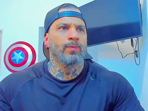 Snapshot of JoshRigby chatting on November 22, 2025, 8:18 pm JoshRigby online show from November 22, 2025, 8:18 pm