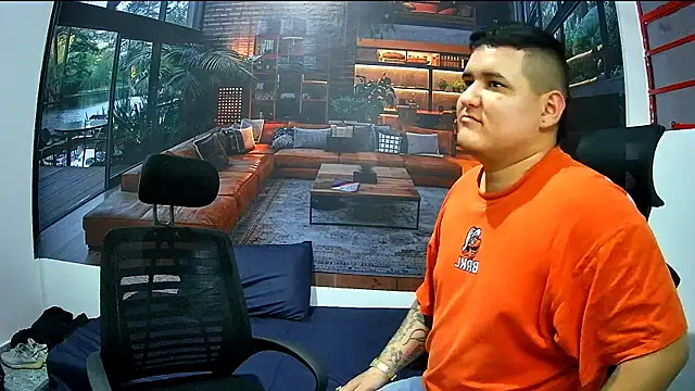 Charly and laura online show from October 2, 2025, 8:34 pm