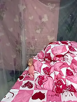 Snapshot of buddy-sexy chatting on April 4, 2026, 1:17 pm buddy-sexy online show from April 4, 2026, 1:17 pm