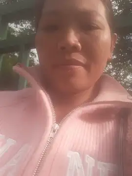 Snapshot of bree-zz chatting on November 7, 2025, 1:10 am bree-zz online show from November 7, 2025, 1:10 am