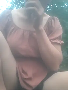 Snapshot of bree-zz chatting on November 16, 2025, 11:30 pm bree-zz online show from November 16, 2025, 11:30 pm