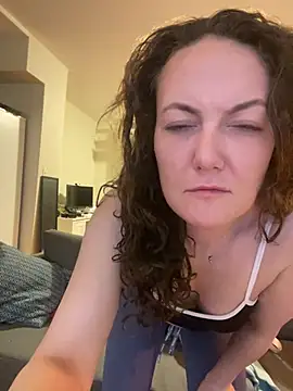 Snapshot of sexybriiiixoxo chatting on May 9, 2026, 2:15 am sexybriiiixoxo online show from May 9, 2026, 2:15 am