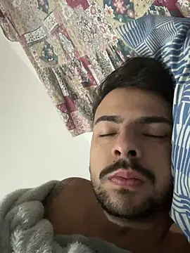 artzin2334 online show from November 6, 2025, 7:23 am