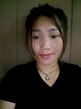 min-xinh online show from October 19, 2025, 9:28 pm