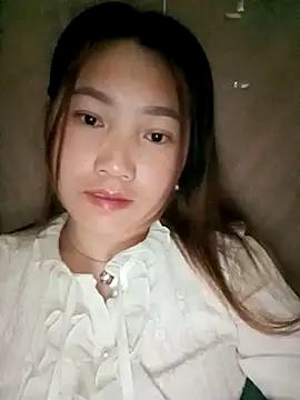 min-xinh online show from November 17, 2025, 4:11 pm