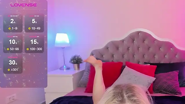 CamillaDreamer online show from November 24, 2025, 5:57 pm