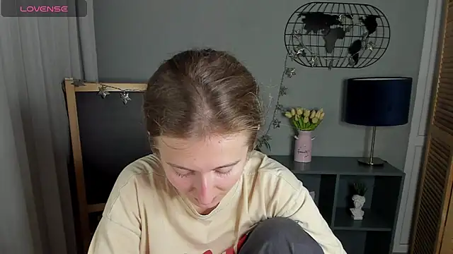 Snapshot of CamillaDreamer chatting on July 30, 2026, 1:32 pm CamillaDreamer online show from July 30, 2026, 1:32 pm