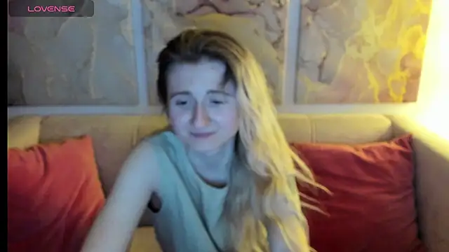 CamillaDreamer online show from April 19, 2026, 6:10 pm